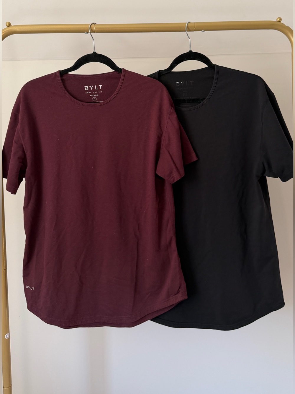 Lot of 2 BYLT Drop Cut S/S Men's Crew Neck T-Shirts - black and Burgundy size L